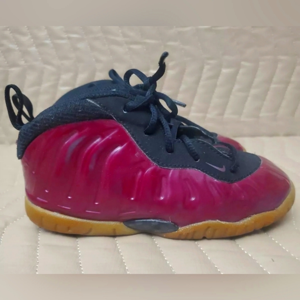 NIKE LITTLE POSITED FOAMPOSITE ONE TODDLER 10C Burgundy